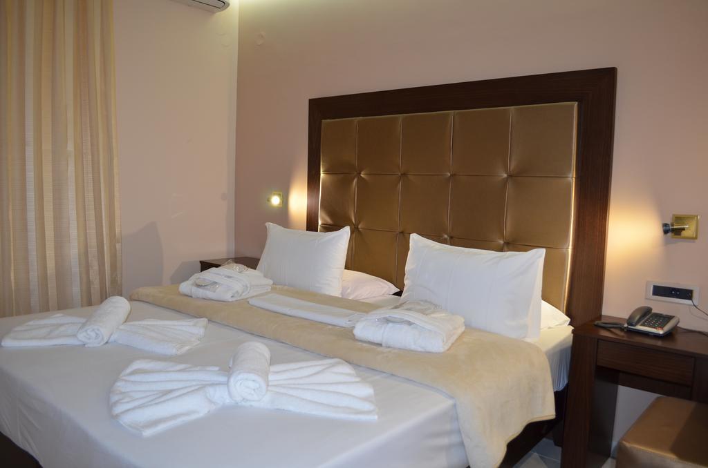 Ellinis Hotel La Canea Esterno foto